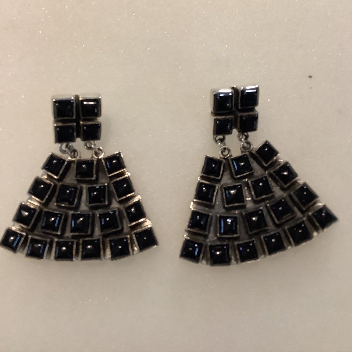 Earrings, Onyx, Square Stone Fan - shaped Cluster, DD (1) - Turquoise Mustang