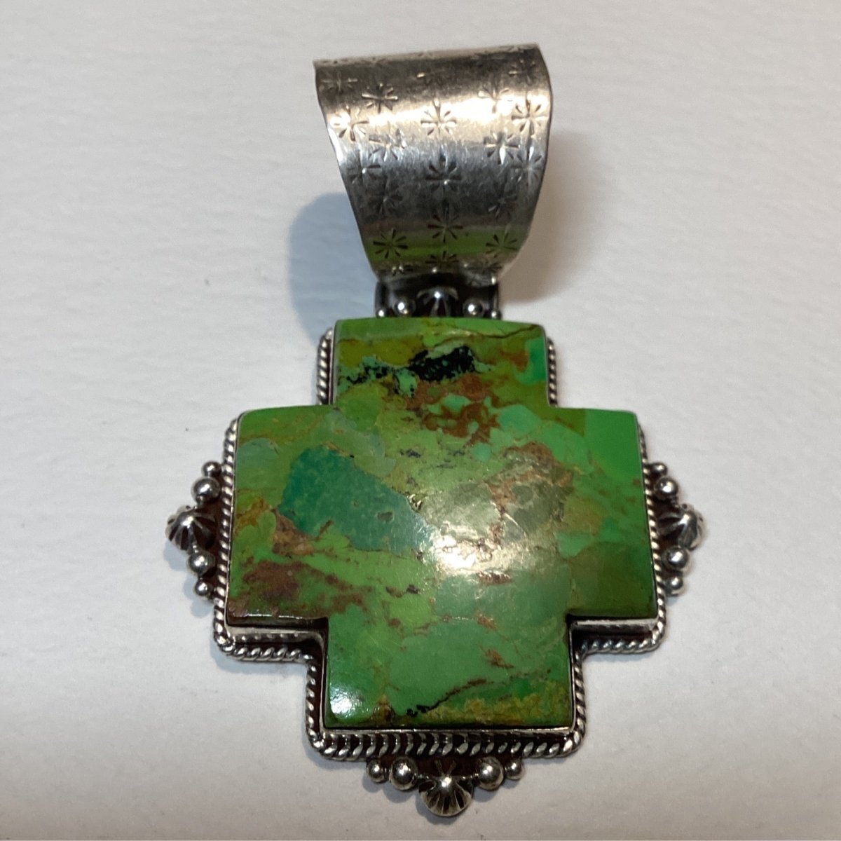 Pendant, Cross, Large Mojave Turquoise Navajo Cross Cab, Star, rope & raindrop bezel bezel and lg. star accents, DD - Turquoise Mustang