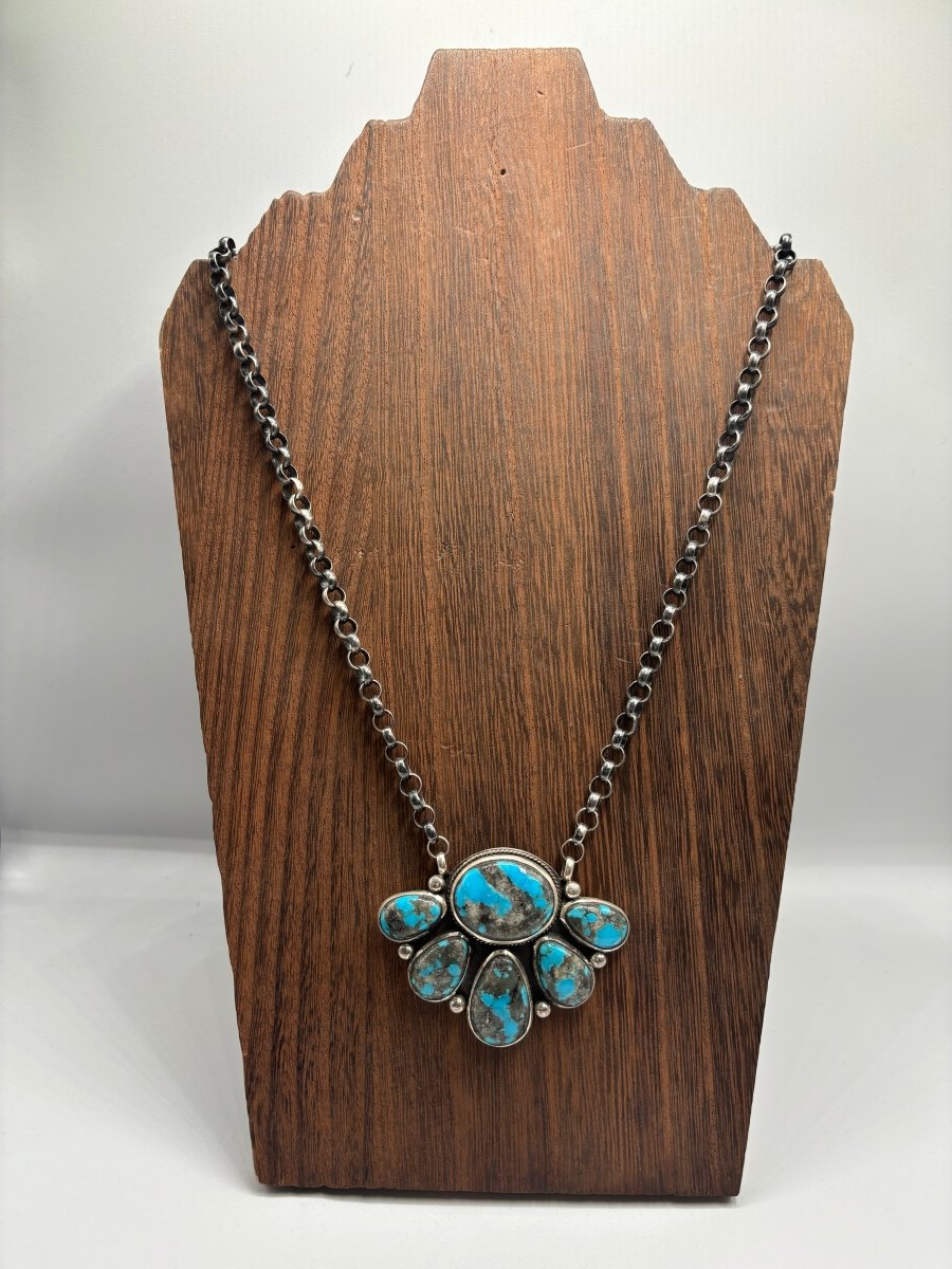 The Shash Bear Paw Necklace - Turquoise Mustang