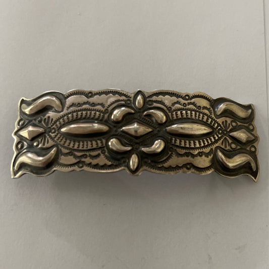 Barrette, repousee, medium, hallmark D - Turquoise Mustang