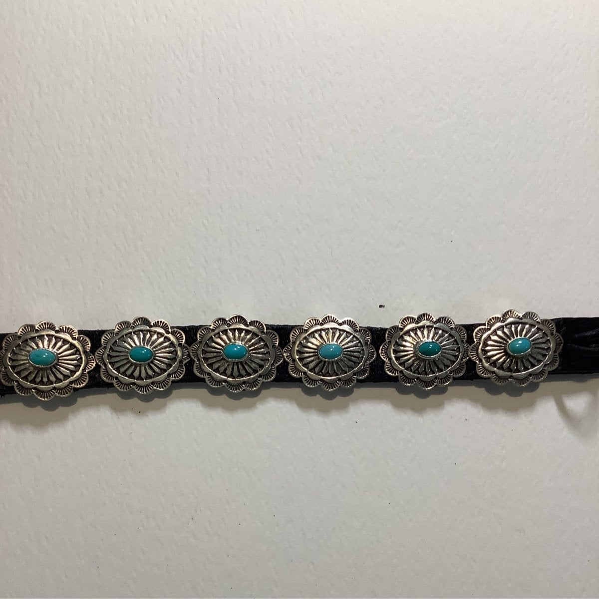 Bracelet, Leather w/ Large Oval conchos, Oval TQ, DD - Turquoise Mustang