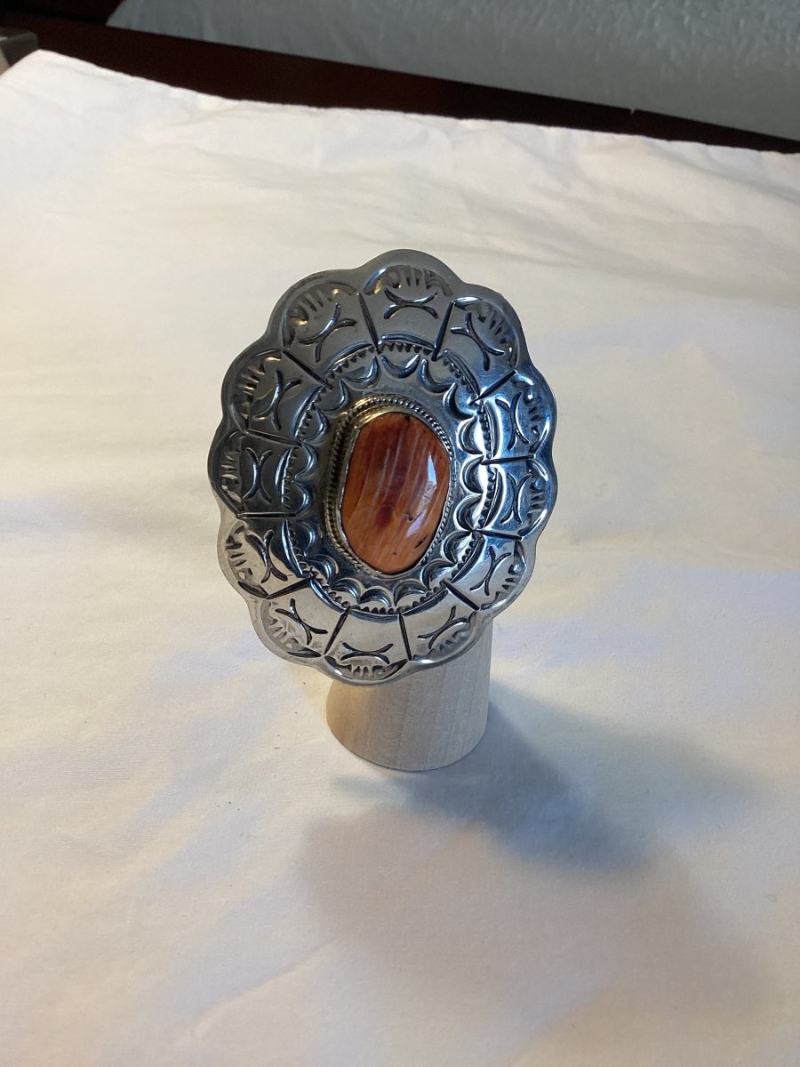 Buckle, Concho with Spiny Oyster, Chimney Butte - Turquoise Mustang