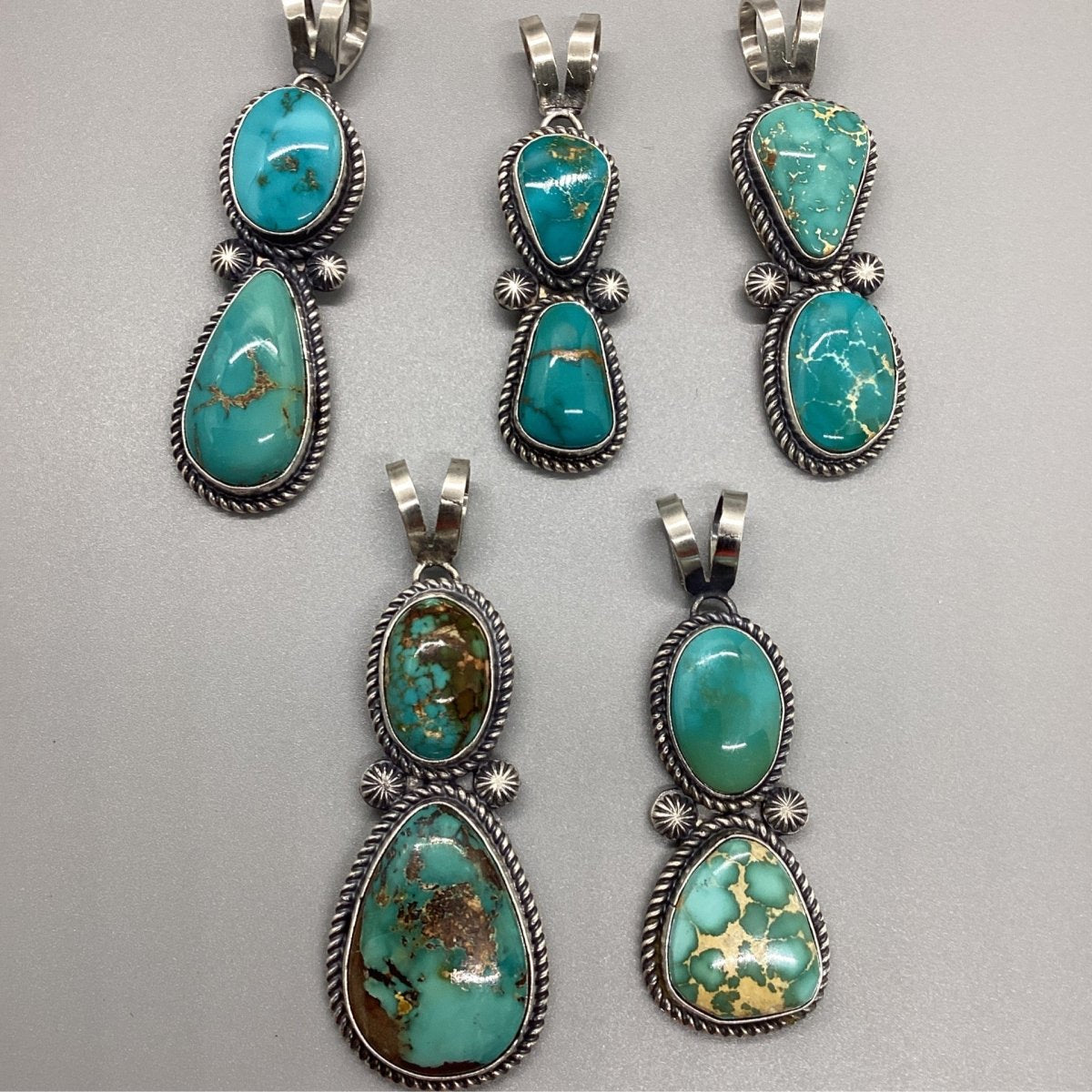 Pendant, Medium Two - stone Premium Royston, 20 ct , Robert Shakey - Turquoise Mustang