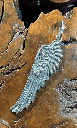 The Honeysuckle Pendant - Turquoise Mustang