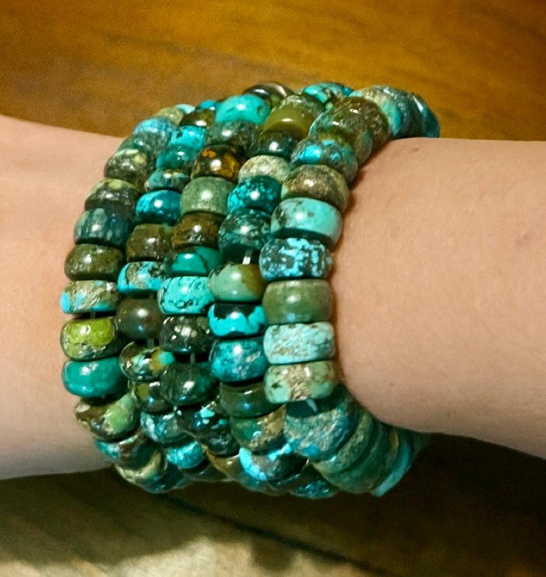 Polychrome Hubei Stretchy Bracelet - Turquoise Mustang