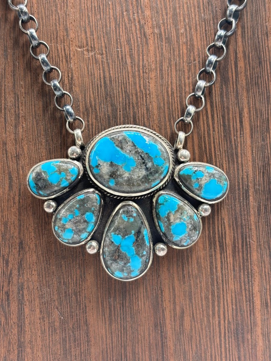 The Shash Bear Paw Necklace - Turquoise Mustang