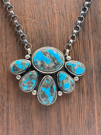 The Shash Bear Paw Necklace - Turquoise Mustang