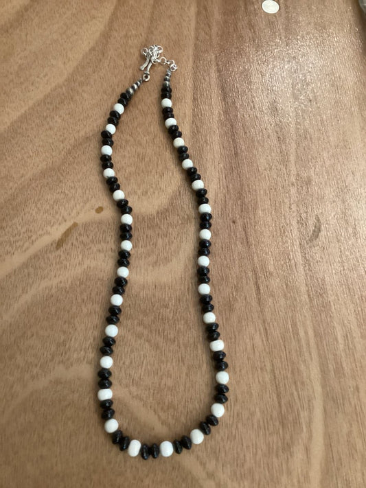 23” Black Onyx & White Howlite Necklace - Turquoise Mustang