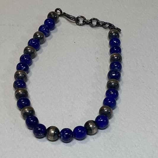 Bracelet, Single Strand Navajo Pearls w/ Onyx 6mm, Dan Dodson - Turquoise Mustang