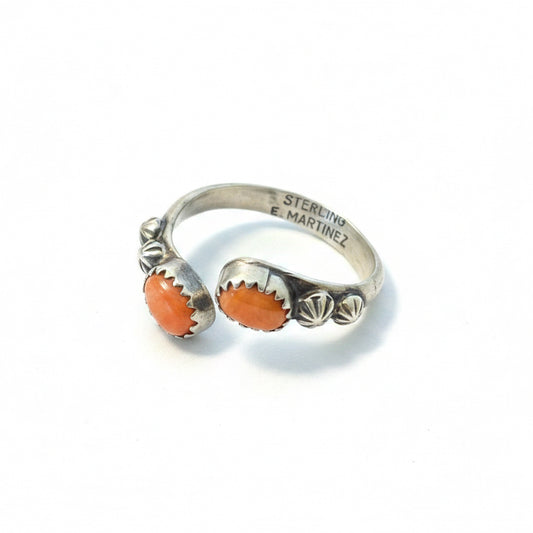 Orange Spiny Oyster Bypass Ring with sawtooth bezel and peyote button detail. Adjustable - Turquoise Mustang