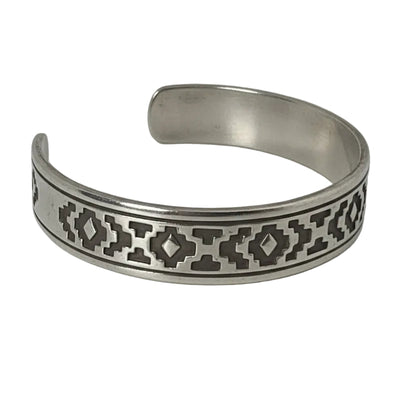 Navajo Geometric Pattern Stampwork Sterling Silver Cuff, hallmarked - Turquoise Mustang