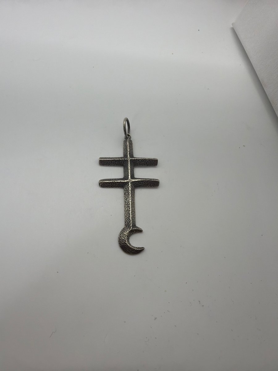 Tufa Cast Fur Trader Style Cross Pendant in Sterling Silver, Dan Dodson - Turquoise Mustang