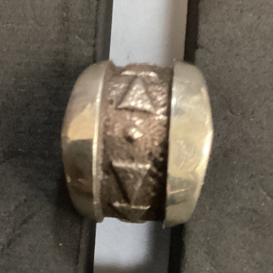 Ring, Tuffa Cast, arrow and drop pattern, Lawrence Baca - Turquoise Mustang