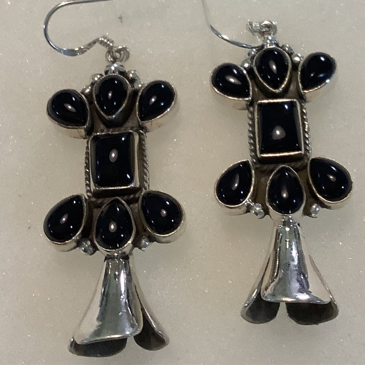 Earrings, Onyx, 7 - stone Cluster Squash Blossom, DD - Turquoise Mustang