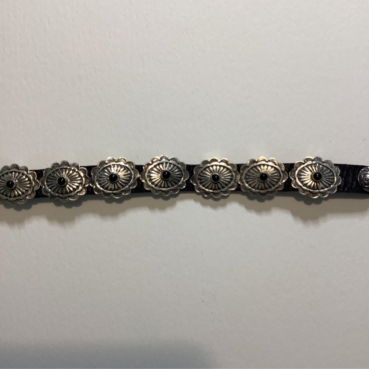 Bracelet, Leather w/ Large Oval conchos, Round Onyx, DD (1) (1) - Turquoise Mustang