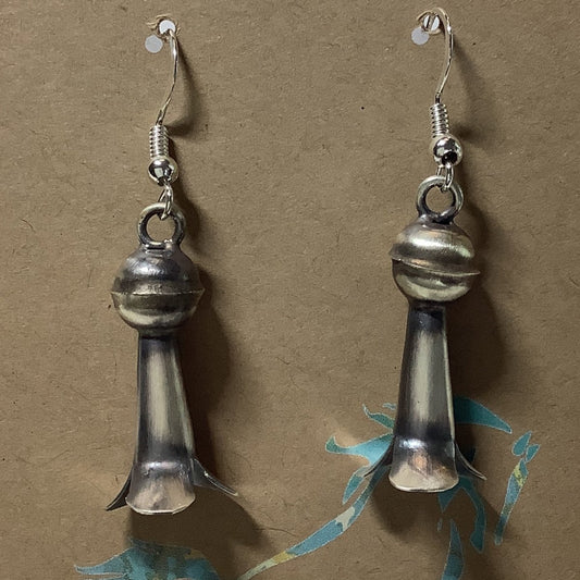 Earring, sm. lightweight burnished Squash Blossoms, Dan Dodson (1) - Turquoise Mustang