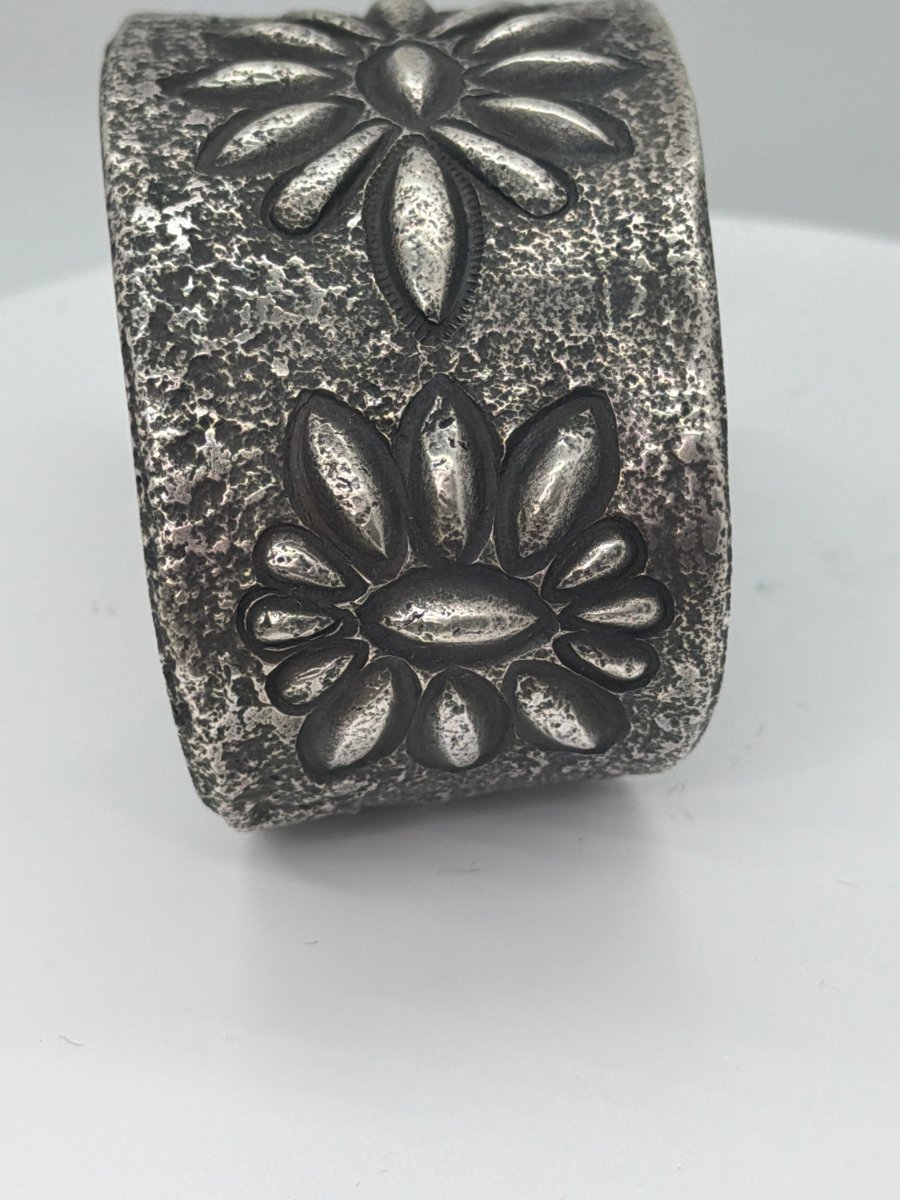 Tufa Cast Repoussé Blossom Cluster Cuff Bracelet, Stewart Billie (Navajo) - Turquoise Mustang