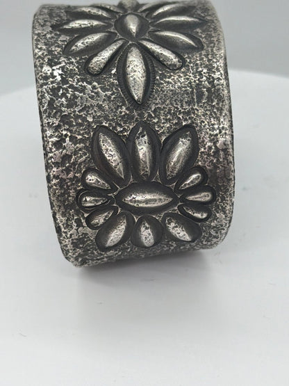 Tufa Cast Repoussé Blossom Cluster Cuff Bracelet, Stewart Billie (Navajo) - Turquoise Mustang