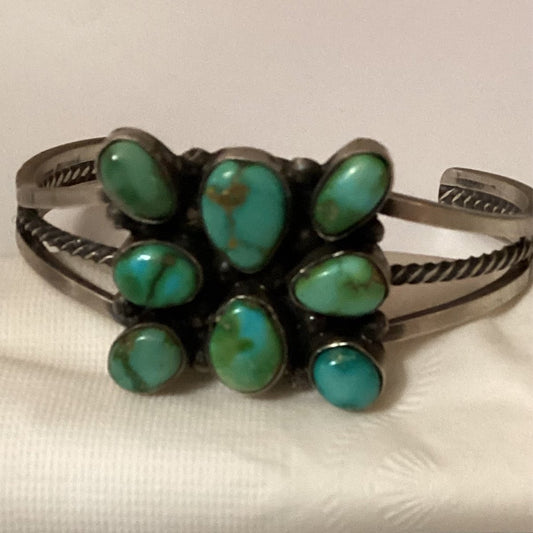 Bracelet, 3 wire, 8 stone, Sonora Gold, Chimney Butte - Turquoise Mustang