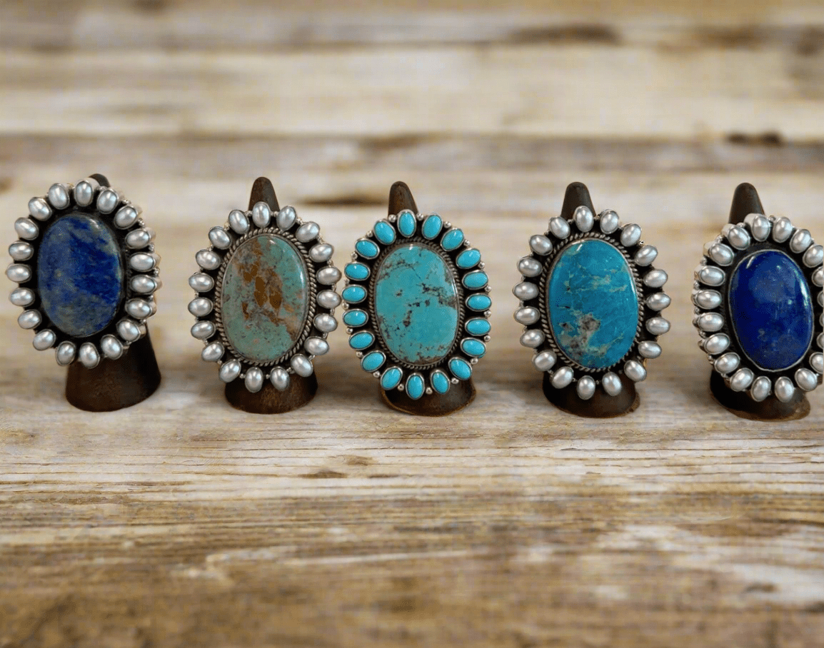 The Oxeye Daisy Oval Ring - Turquoise Mustang