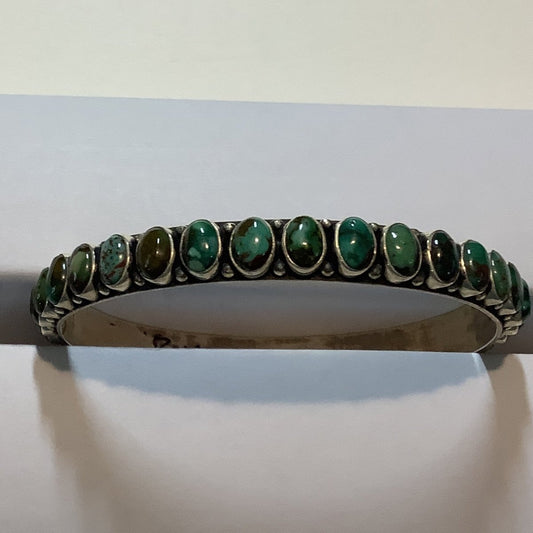 Bangle, Medium Oval Green ROYSTON Turquoise, 30 stone, DD - Turquoise Mustang