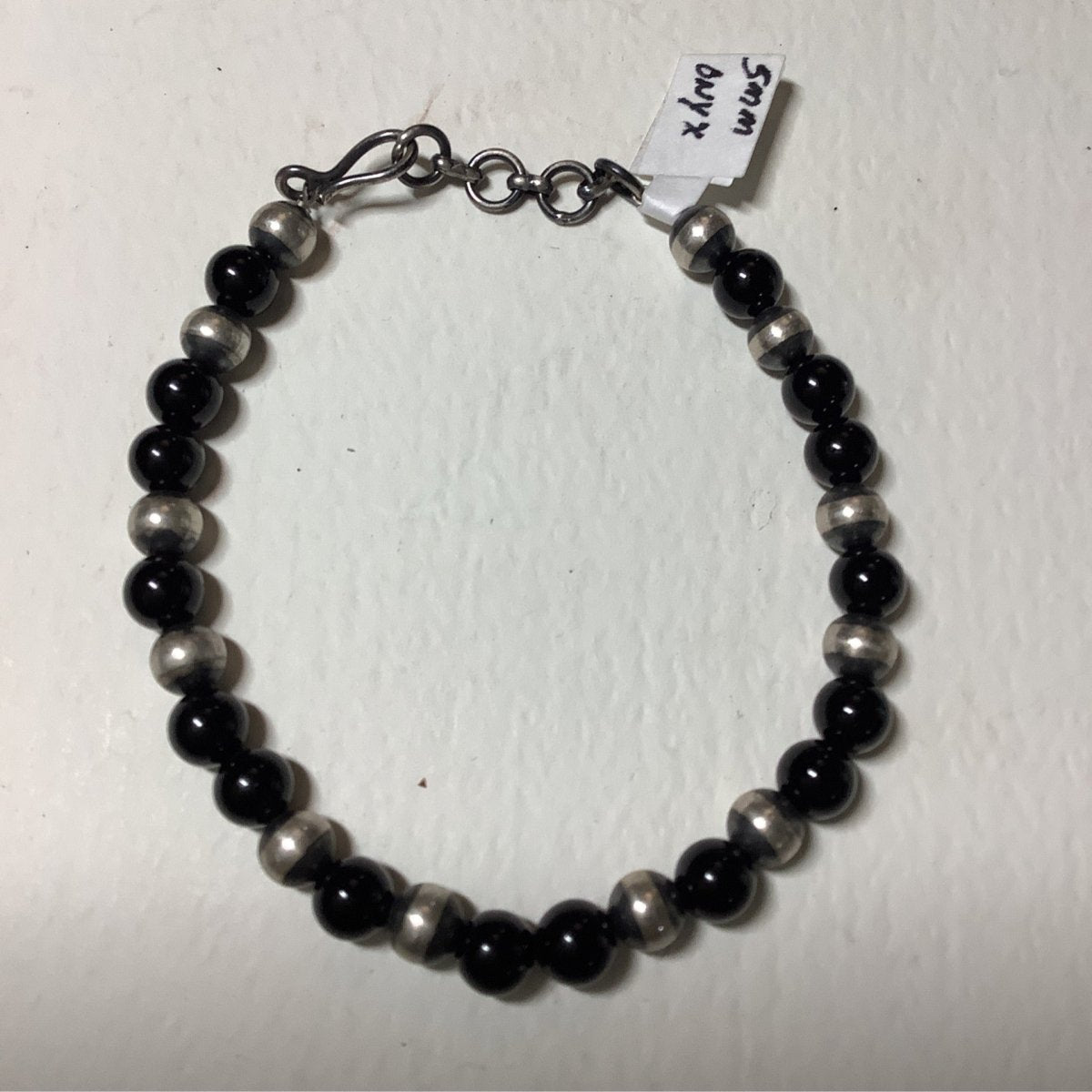 Bracelet, 5mm Navajo Pearls with Black Onyx, Dan dodson - Turquoise Mustang