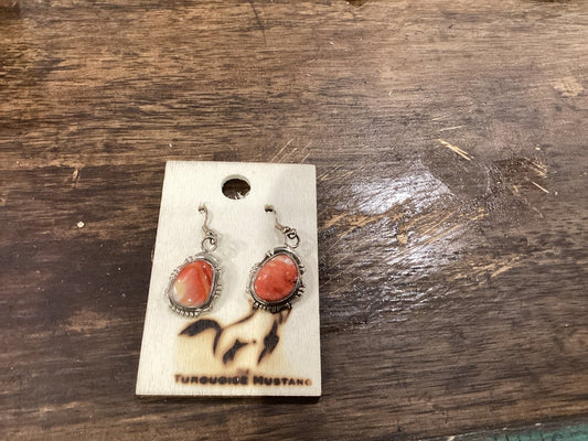 Red Spiny Oyster Oval Dangle Earrings - Turquoise Mustang