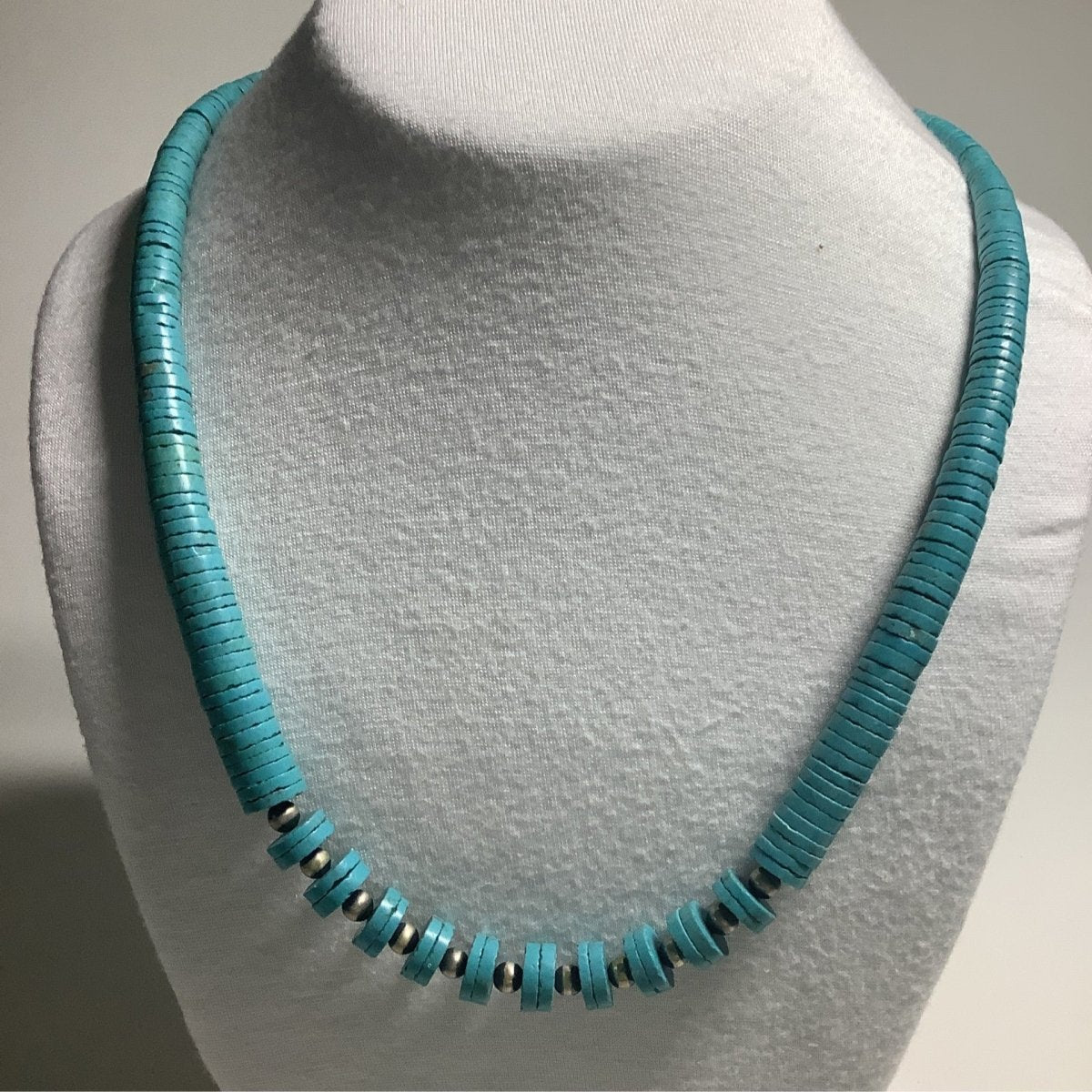 Necklace, 20" Graduated Natural Kingman Heishi, 5mm Navajo Pearl spacers, Turquoise Mustang (1) - Turquoise Mustang