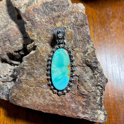 The Winter Jasmine Pendant - Turquoise Mustang