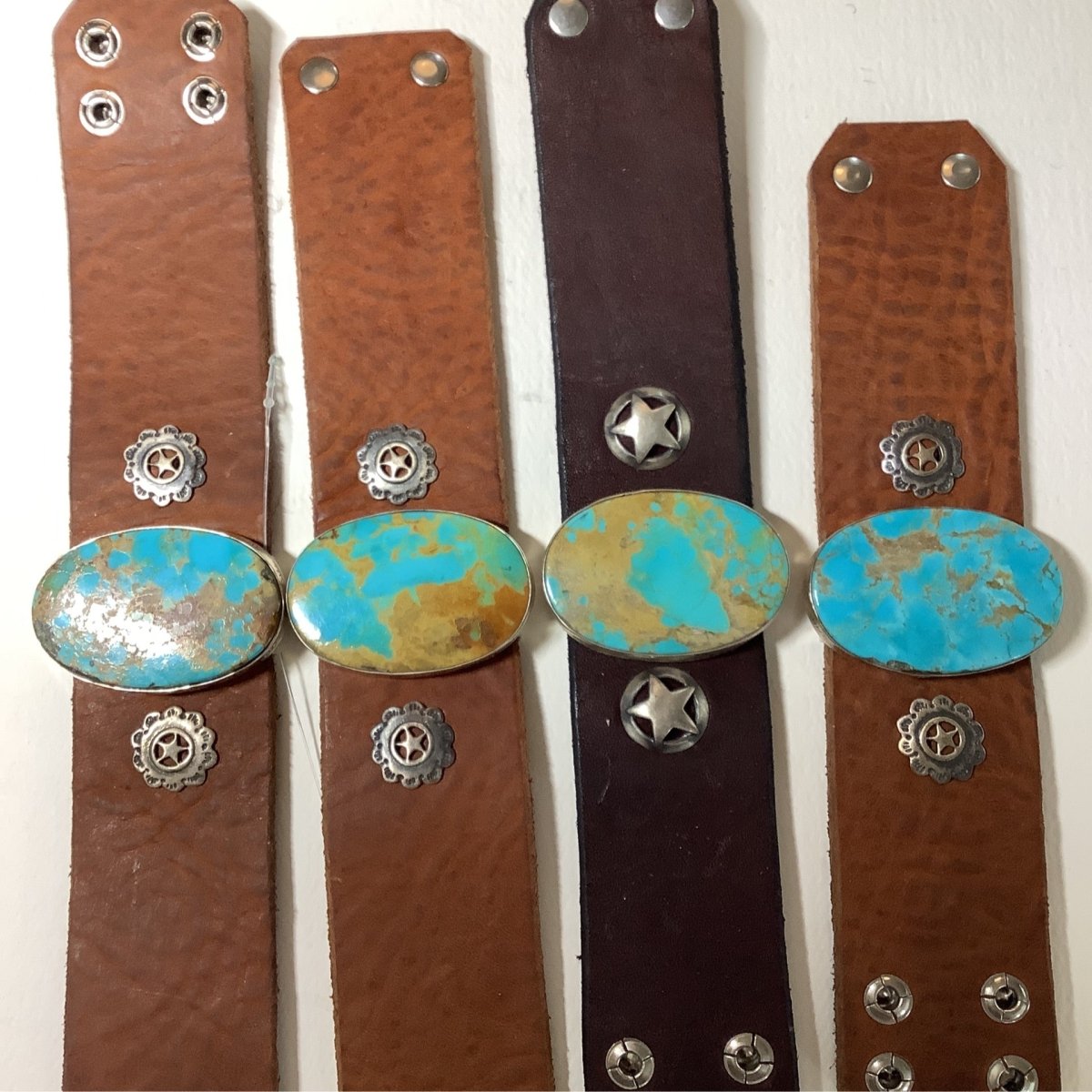 Bracelet, leather w Conchos & Medium Oval Kingman, Dan Dodson (1) (1) - Turquoise Mustang