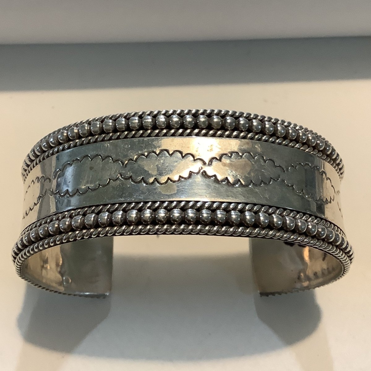 Bracelet, sall silver Cuff, cloud motif, fine rope & Bead edges, Tahe - Turquoise Mustang