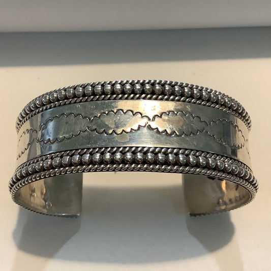 Bracelet, sall silver Cuff, cloud motif, fine rope & Bead edges, Tahe - Turquoise Mustang