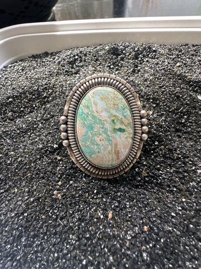 The Petunia Oval Ring - Turquoise Mustang