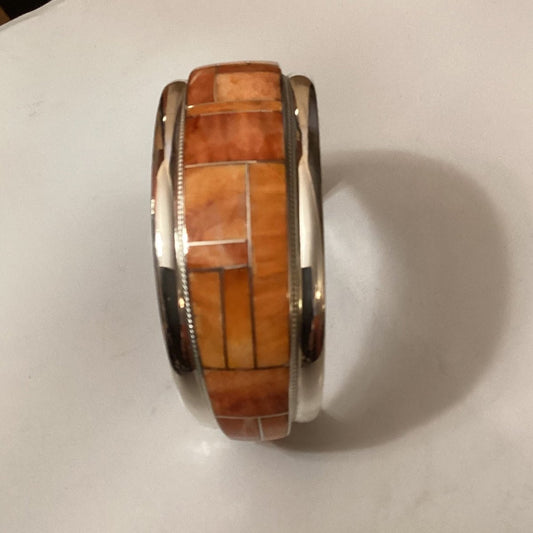 Bracelet, Orange spiny oyster inlay, Rickell & Glendora Booqa - Turquoise Mustang