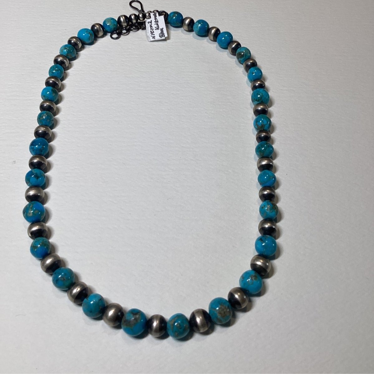 20", 1 strand, 8mm Navajo Pearls with 8 - 9mm KIngman semi - rounds, TM (1) - Turquoise Mustang