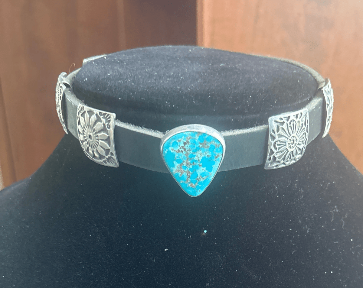 Bracelet, Pear Kingman TQ, Tan Leather band, Jeff Stahre - Turquoise Mustang
