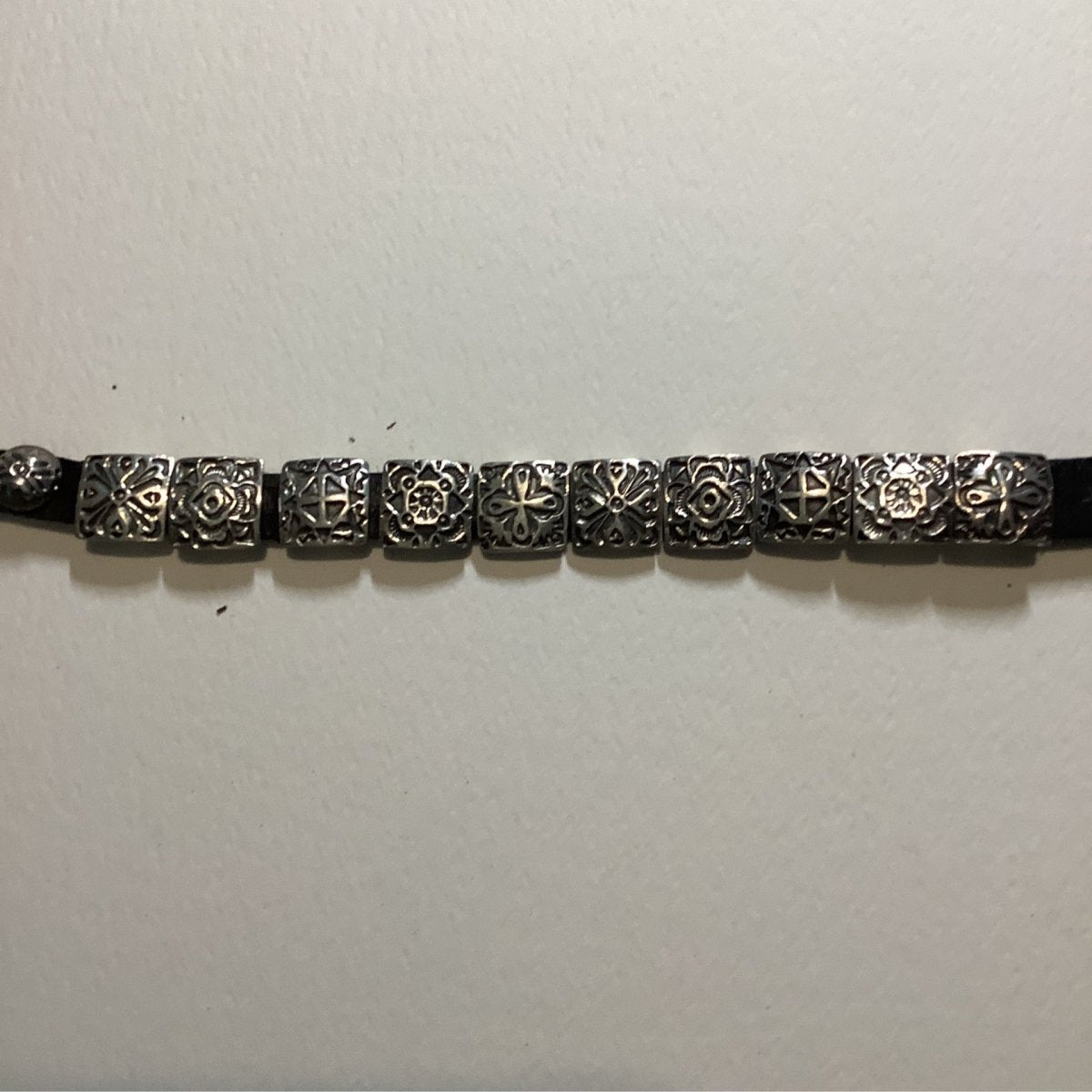 Bracelet, Leather w/ 10 small square conchos, DD - Turquoise Mustang