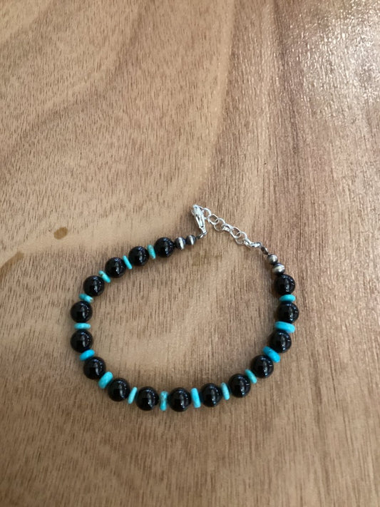 8” Black Onyx & Kingman Turquoise Bracelet - Turquoise Mustang