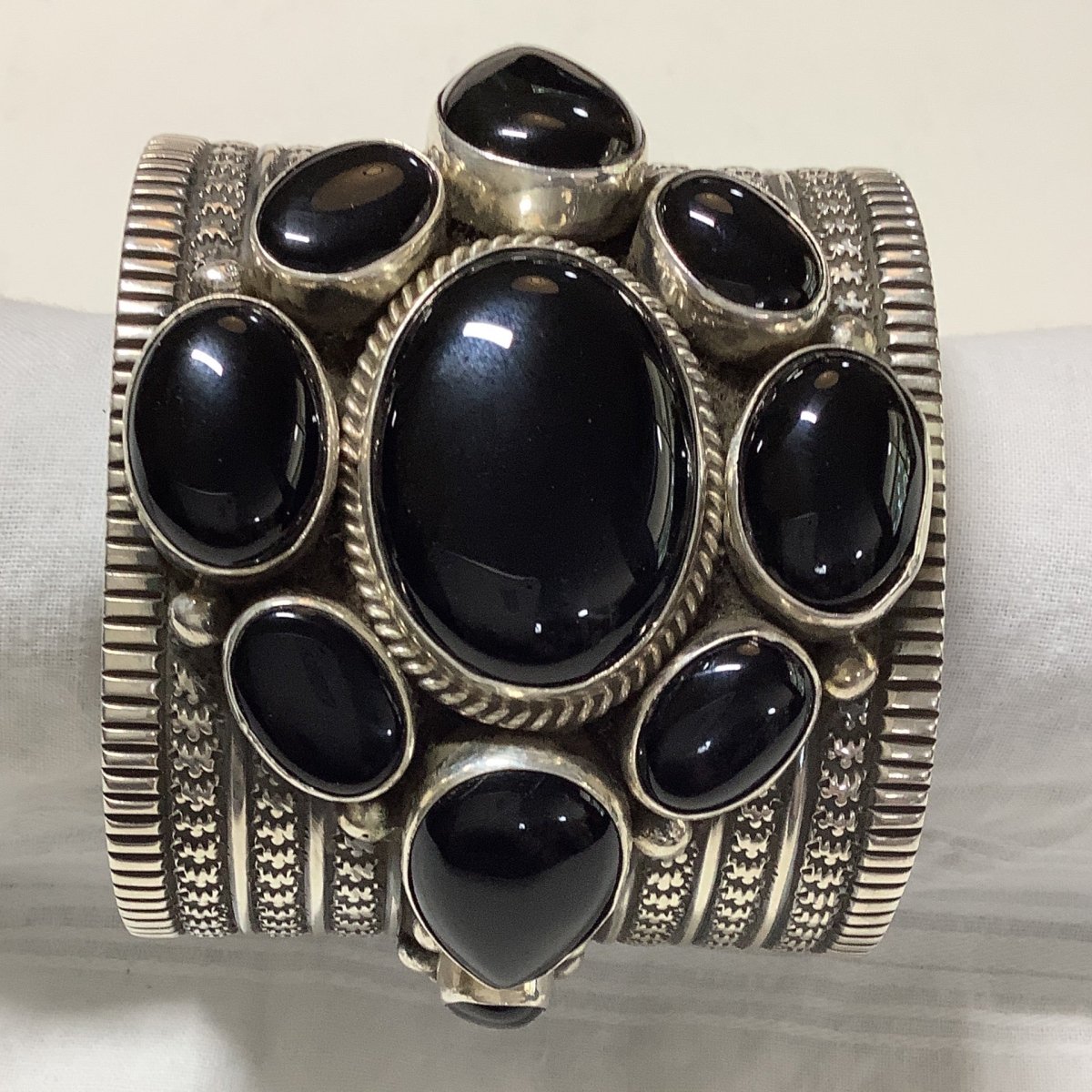 Bracelet, wide, 10 - Stone Black Onyx, Bead bezel,11 - Row Stamp, Guy Hoskie (1) (1) - Turquoise Mustang