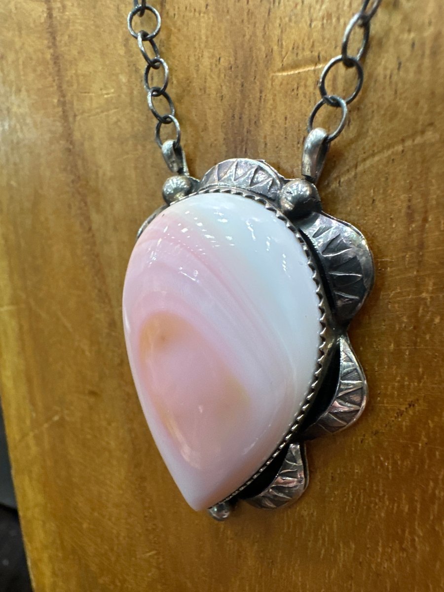 Teardrop Pink Conch Bar Necklace, Tia Long - Turquoise Mustang