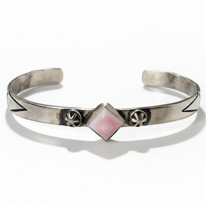 Chaco Single Stone Pink Conch Cuff Bracelet, Draper - Turquoise Mustang