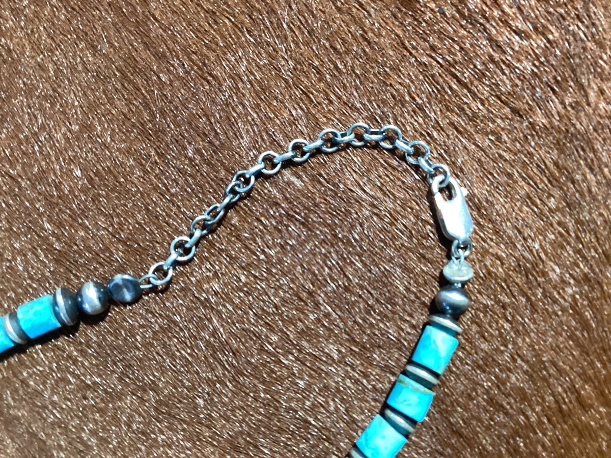 18" Kingman Turquoise Tube Necklace with Sterling Silver Saucers - Turquoise Mustang