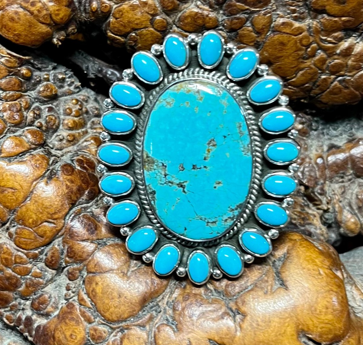 The Oxeye Daisy Oval Ring - Turquoise Mustang