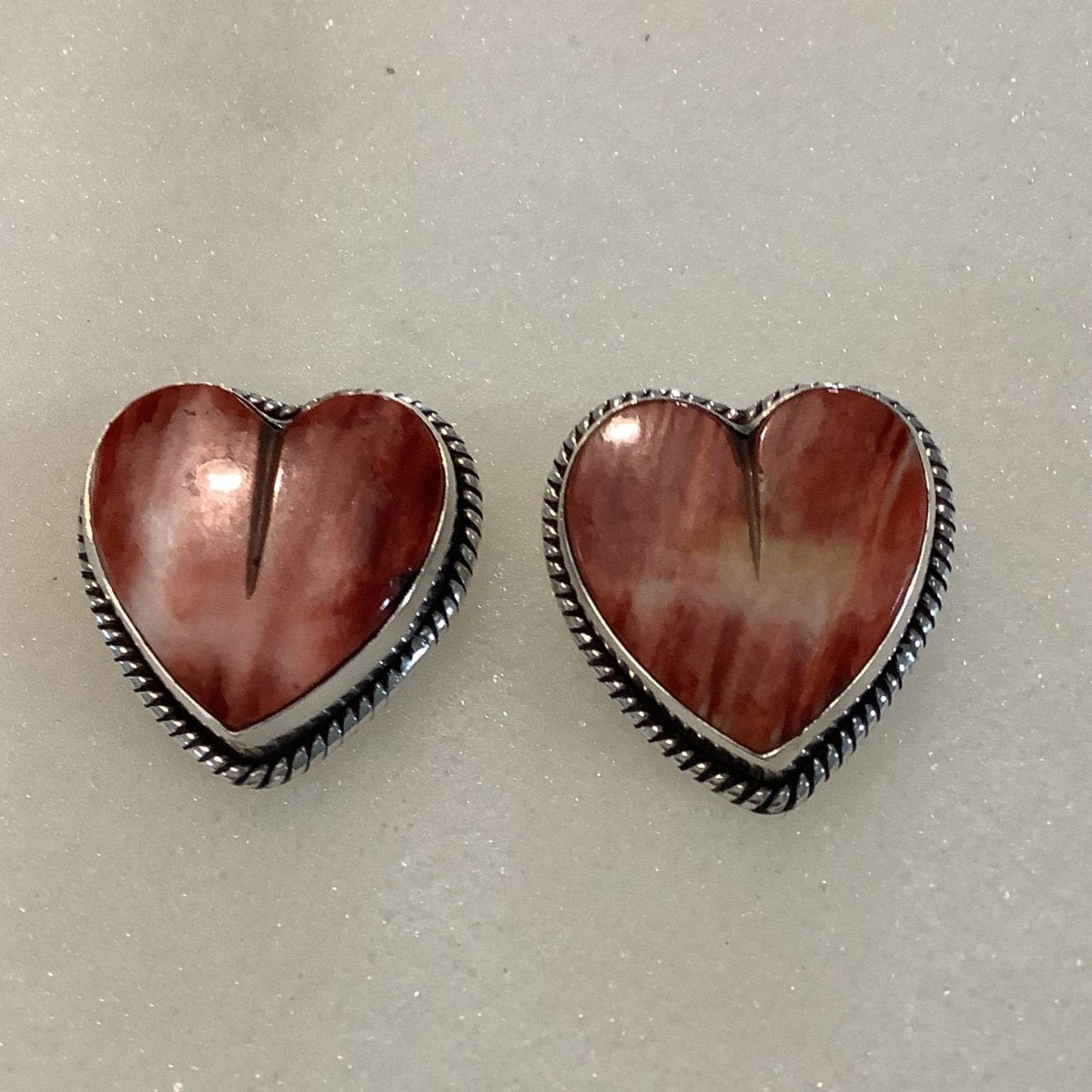 Earrings, Red Spiny Oyster, Hearts w Rope bezel, DD - Turquoise Mustang