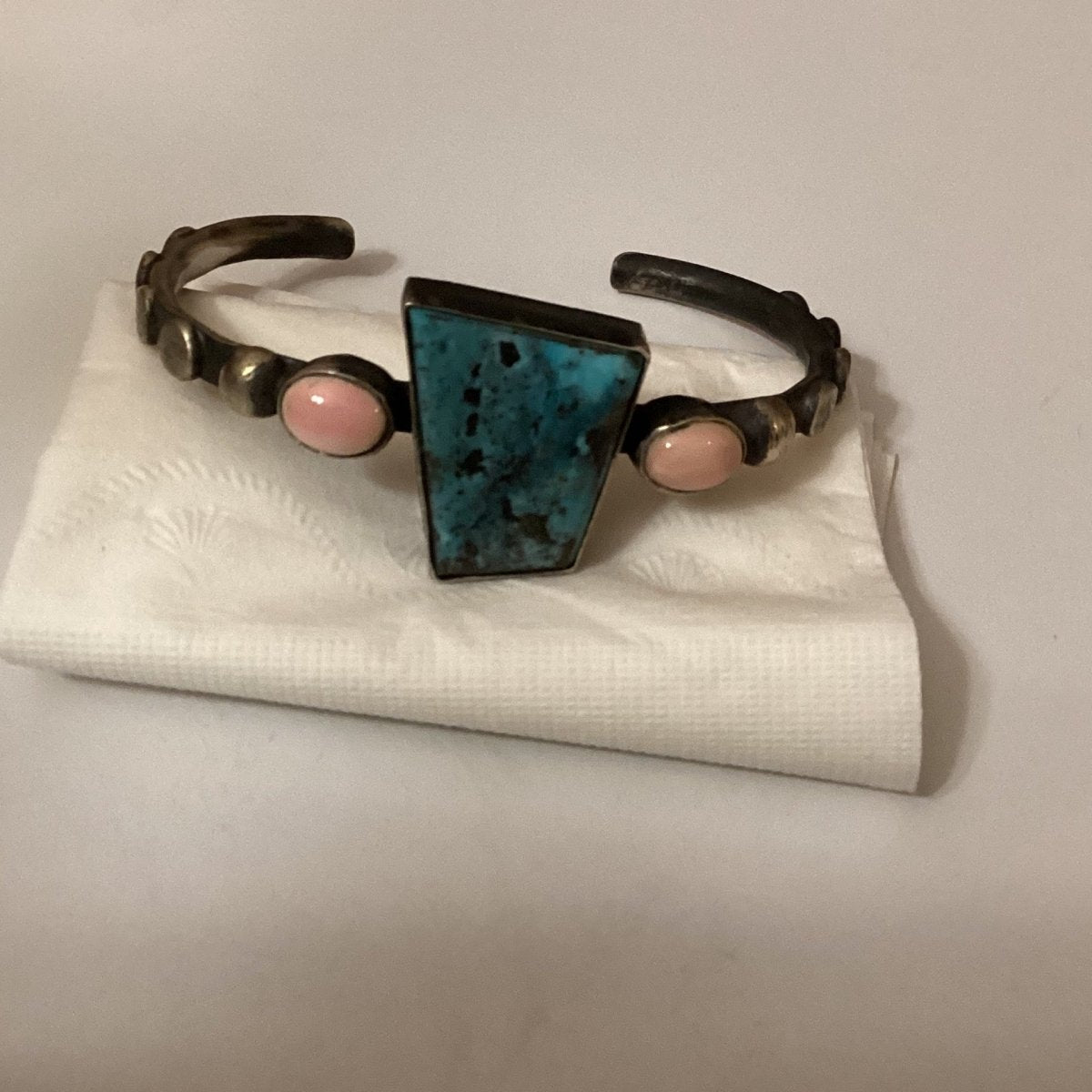 Bracelet, Trapezoid Turquoise center flanked by, 2 Pink Conch ovals, Chimney - Turquoise Mustang