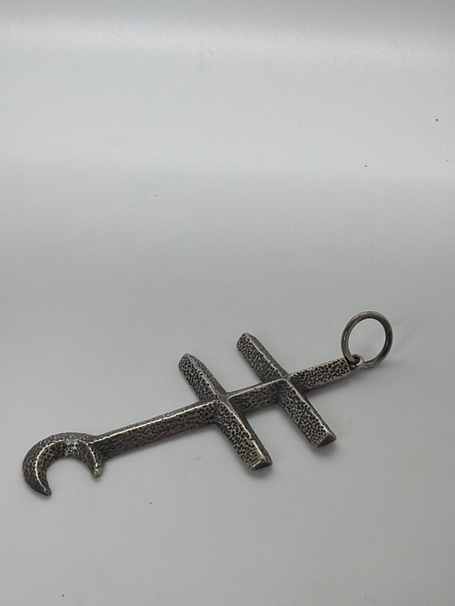 Tufa Cast Fur Trader Style Cross Pendant in Sterling Silver, Dan Dodson - Turquoise Mustang