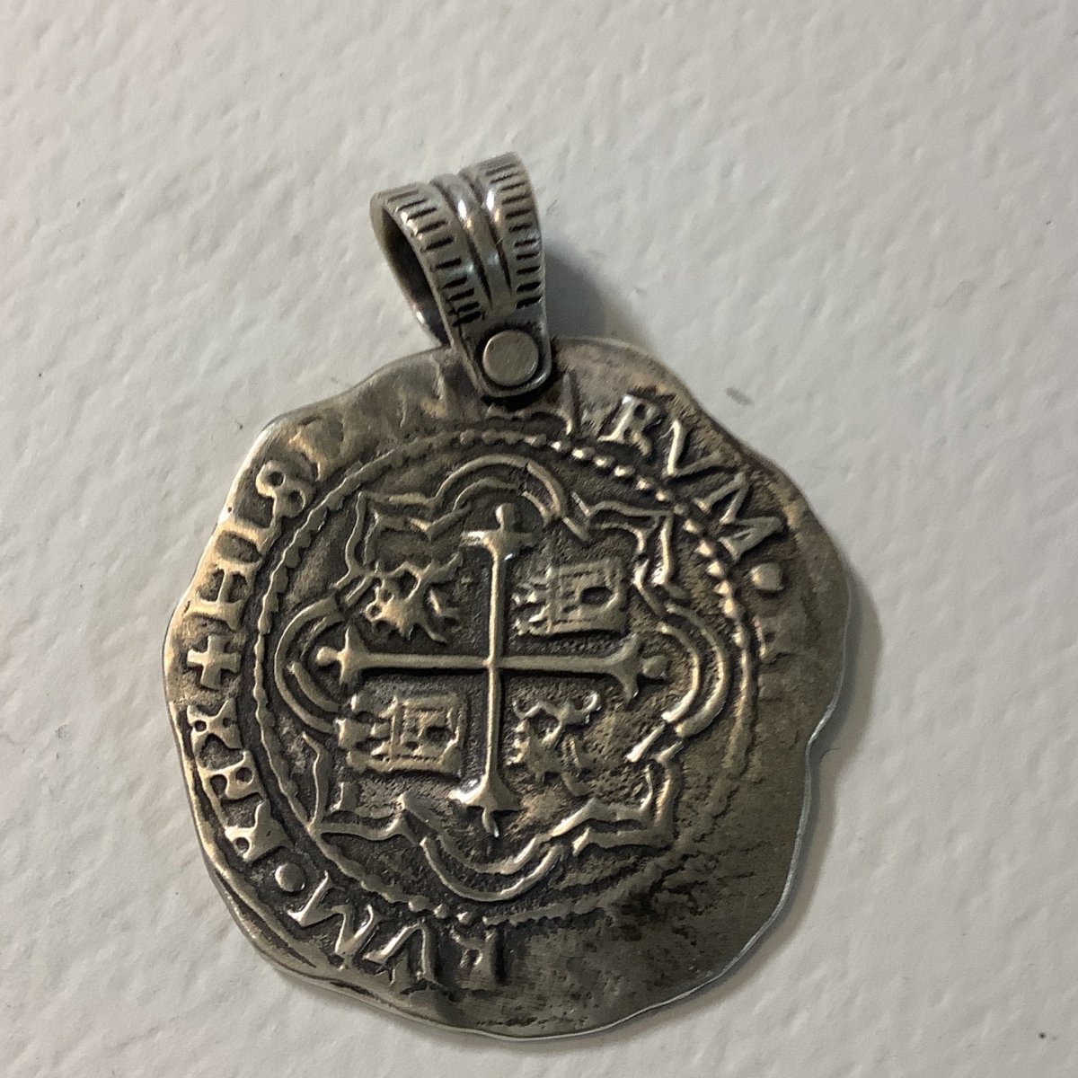 Pendant, Coin, Silver reproduction Potosi Mint, 17th Century Spanish, DD - Turquoise Mustang