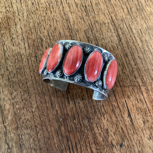 Bracelet, red spiny 5 stone cuff, by Juan Guerro - Turquoise Mustang
