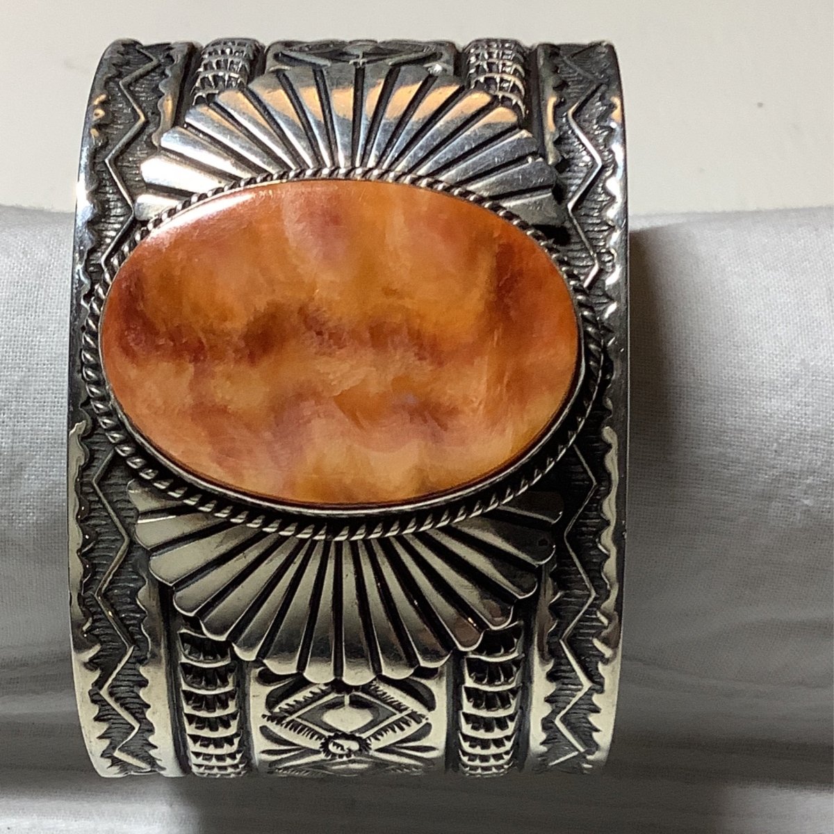 Bracelet, Lg. Oval Orange Oyster, 5 Rows, Sunshine Reeves - Turquoise Mustang