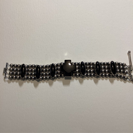 Bracelet, Navajo Pearl, 4 - strand, Onyx Cross with Ovals, DD - Turquoise Mustang